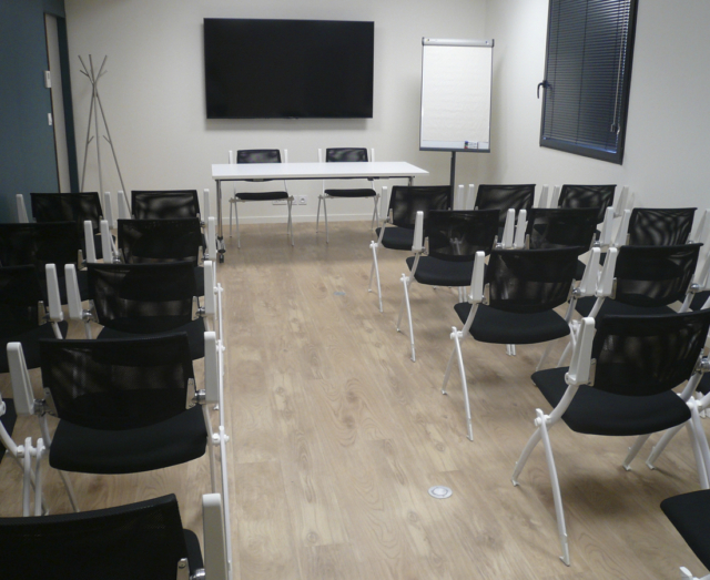 Salle 6 en configuration conférence Salle 6 en conférence